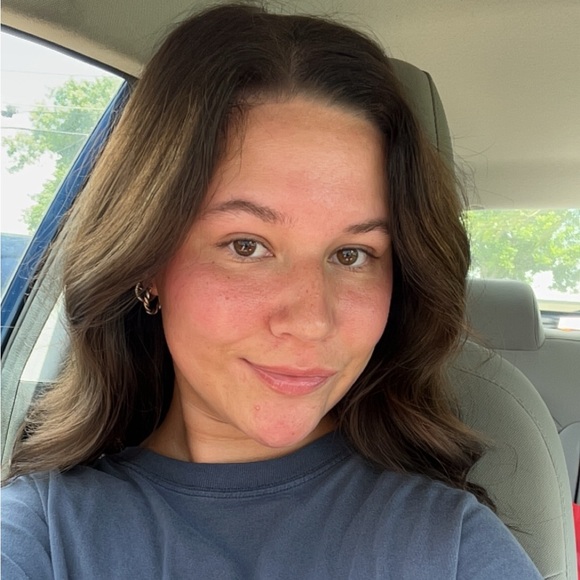 Meet your Posher, Hanna - Picture 1 of 1